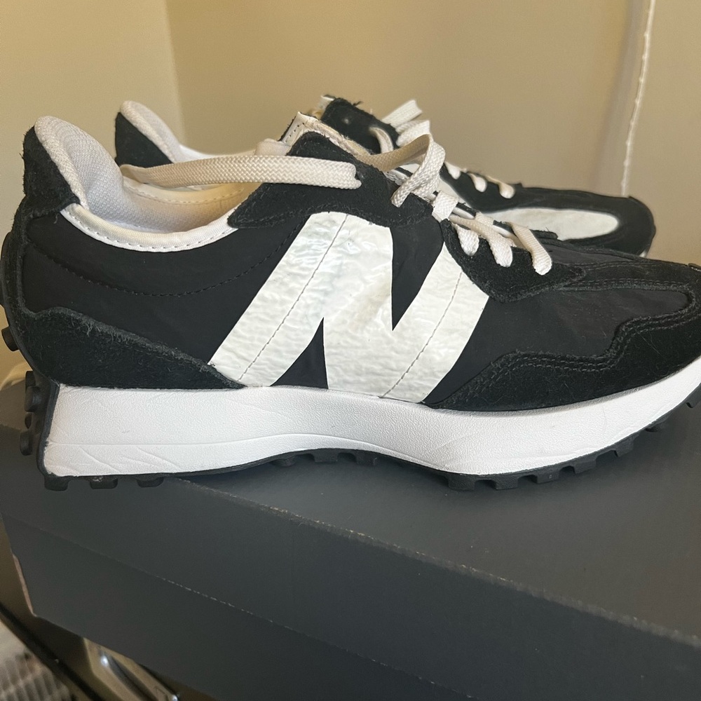 Newbalance 327s